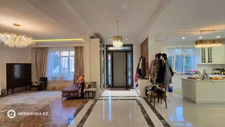 5-комнатный дом, 7.5 соток, 240 м², фотография 2
