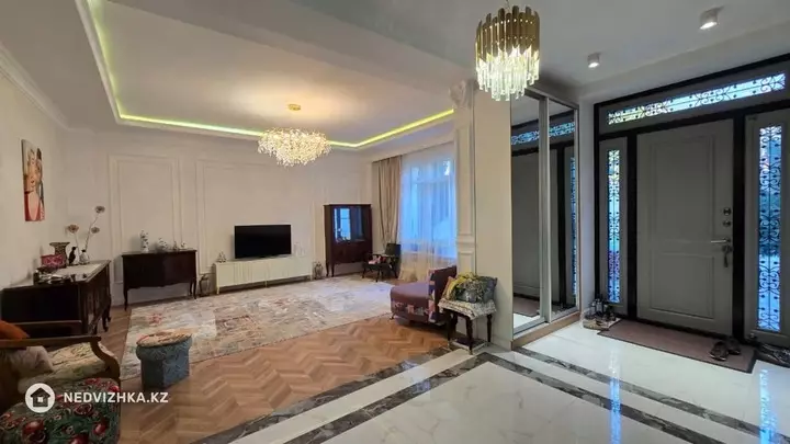 5-комнатный дом, 7.5 соток, 240 м², фотография 3
