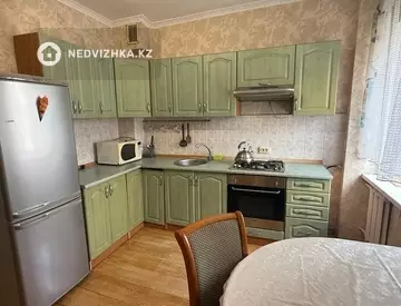 1-комнатная квартира, этаж 3 из 5, 37 м²