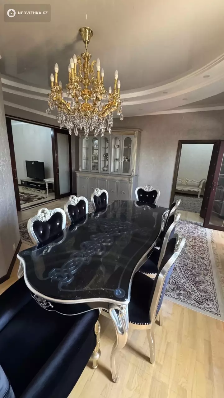3-комнатная квартира, этаж 7 из 10, 108 м², фотография 5