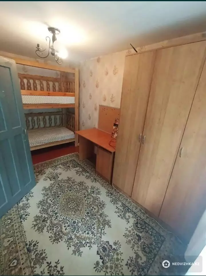 2-комнатная квартира, этаж 1 из 4, 100 м², Посуточно, фотография 2