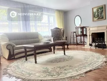 4-комнатный дом, 13 соток, 120 м², На длительный срок