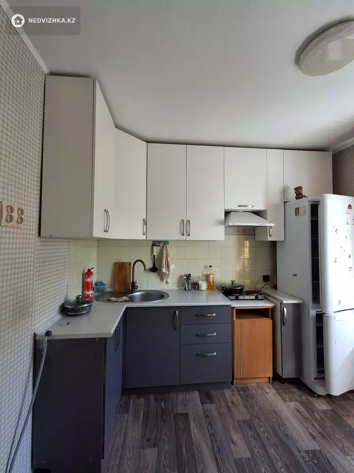 3-комнатная квартира, этаж 3 из 5, 69 м², фотография 2
