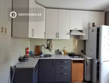 3-комнатная квартира, этаж 3 из 5, 69 м², миниатюра 1