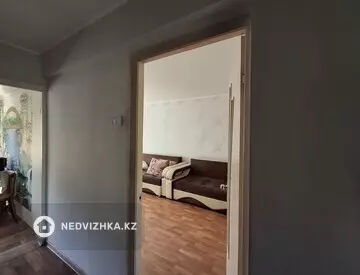 3-комнатная квартира, этаж 3 из 5, 69 м², миниатюра 7