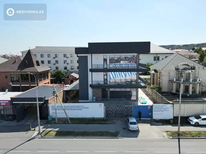 Помещение, этаж 1 из 4, 1 600 м², На длительный срок
