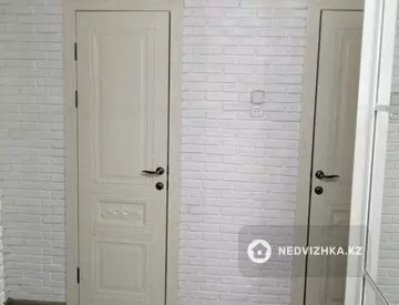 3-комнатная квартира, этаж 2 из 5, 63 м²