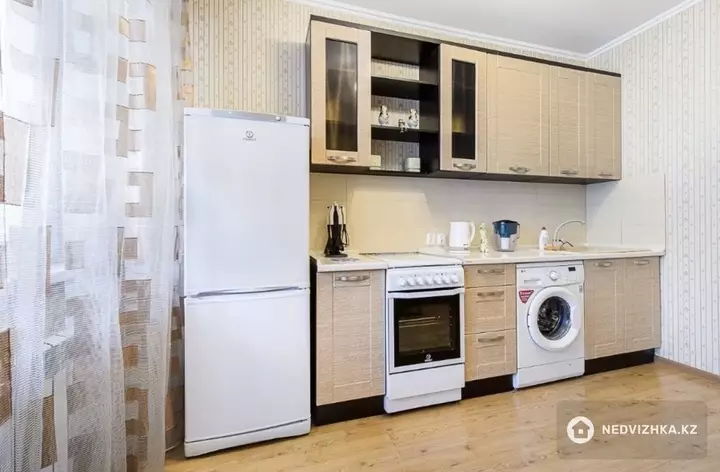 1-комнатная квартира, этаж 7 из 13, 50 м², Посуточно, фотография 5