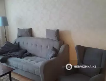 2-комнатная квартира, этаж 3 из 9, 51 м², миниатюра 4