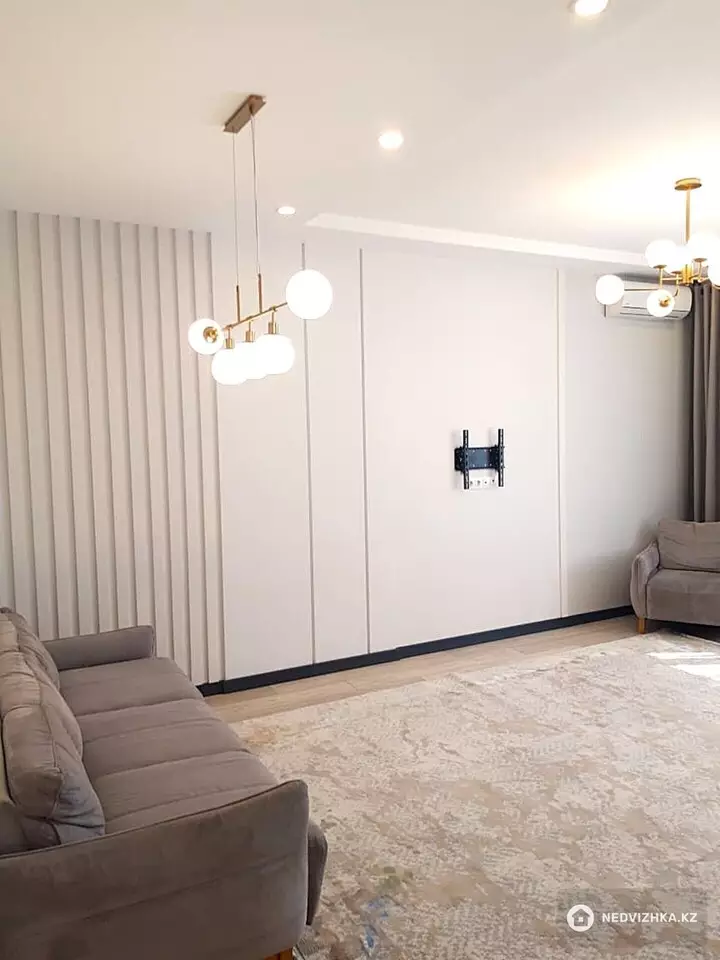 3-комнатная квартира, этаж 17 из 14, 77 м², 2-фотосурет