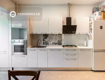 4-комнатная квартира, этаж 4 из 6, 132 м², миниатюра 4