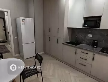 1-комнатная квартира, этаж 2 из 5, 46 м², Посуточно, миниатюра 9