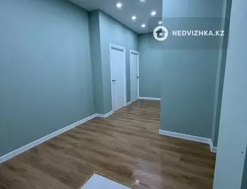 2-комнатная квартира, этаж 4 из 6, 74 м²