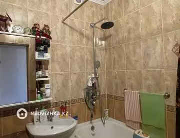3-комнатная квартира, этаж 4 из 5, 82 м², миниатюра 9