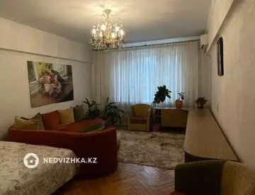 3-комнатная квартира, этаж 4 из 5, 82 м², миниатюра 2