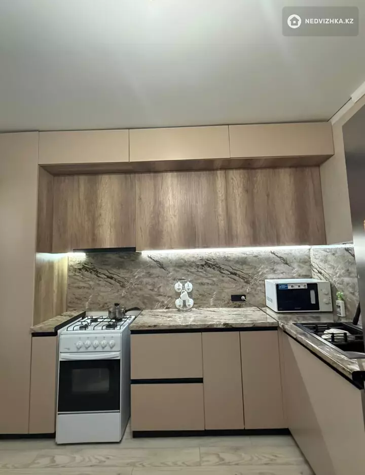 3-комнатная квартира, этаж 3 из 9, 83 м², фотография 4