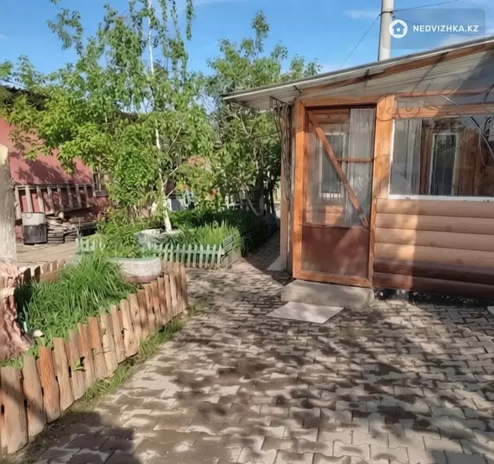 4-комнатный дом, 10 соток, 60 м²