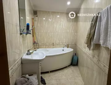 4-комнатная квартира, этаж 6 из 9, 86 м², миниатюра 3