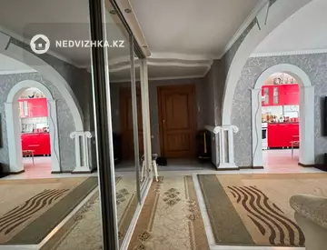 4-комнатная квартира, этаж 6 из 9, 86 м², миниатюра 4