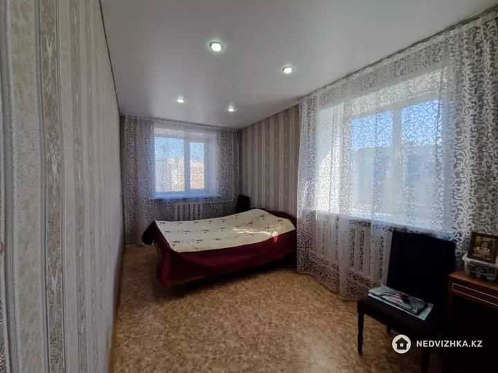 2-комнатная квартира, этаж 4 из 5, 42 м², фотография 3