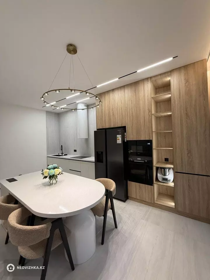 4-комнатная квартира, этаж 3 из 21, 168 м², 3-фотосурет