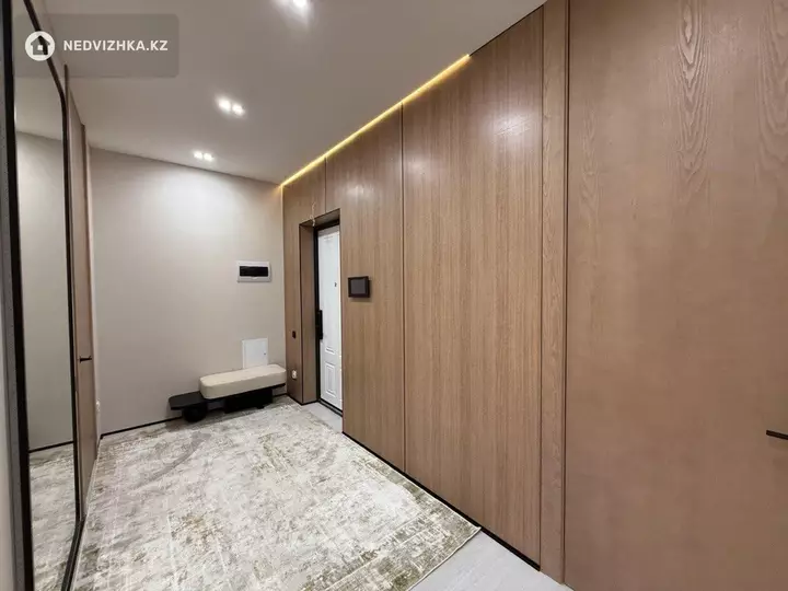 4-комнатная квартира, этаж 3 из 21, 168 м², 2-фотосурет