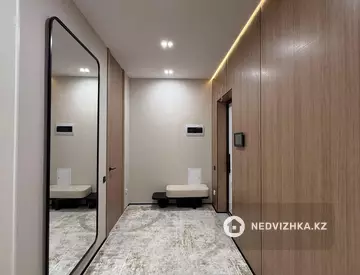 4-комнатная квартира, этаж 3 из 21, 168 м², миниатюра 1