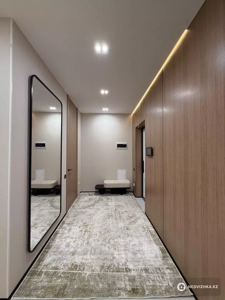 4-комнатная квартира, этаж 3 из 21, 168 м²