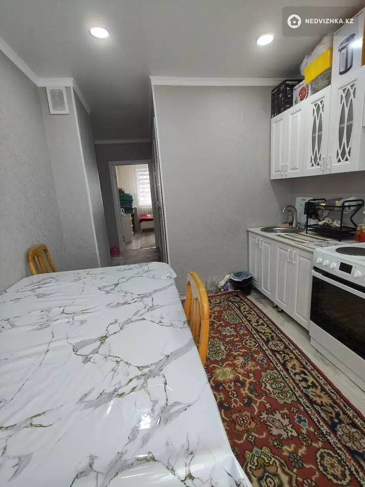2-комнатная квартира, этаж 1 из 5, 52 м², фотография 2