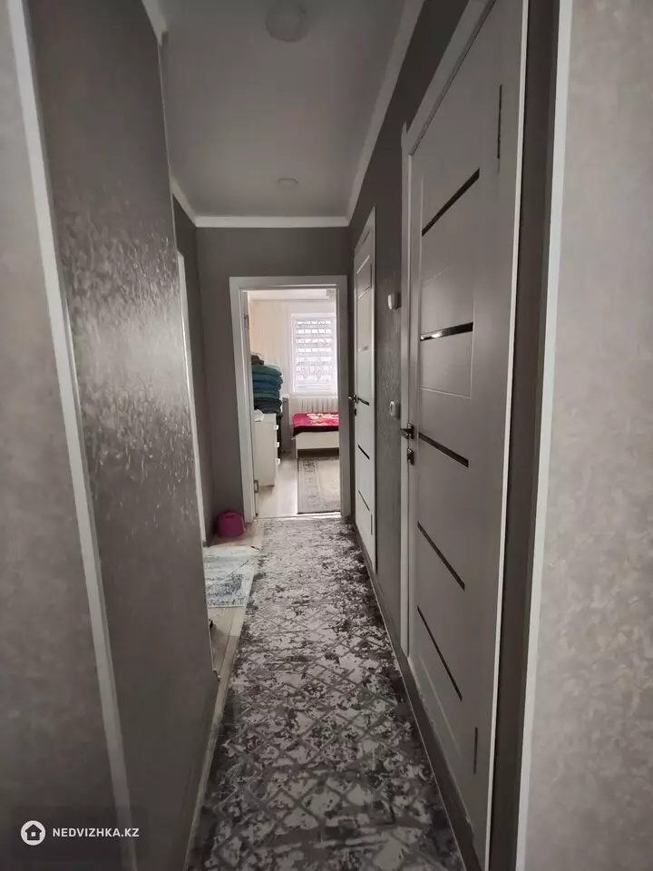 2-комнатная квартира, этаж 1 из 5, 52 м², фотография 3