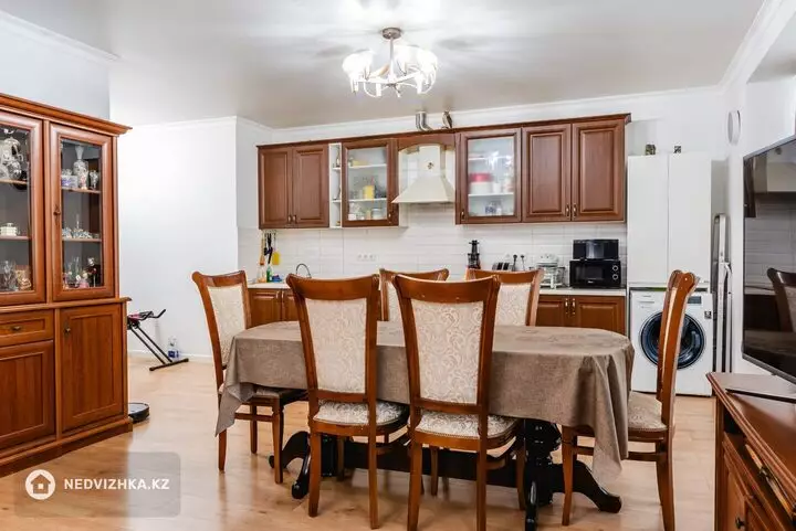 2-комнатная квартира, этаж 10 из 17, 65 м², фотография 4