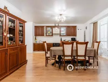 2-комнатная квартира, этаж 10 из 17, 65 м², миниатюра 1