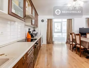 2-комнатная квартира, этаж 10 из 17, 65 м², миниатюра 12
