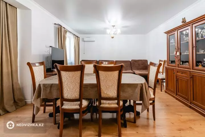 2-комнатная квартира, этаж 10 из 17, 65 м², фотография 5