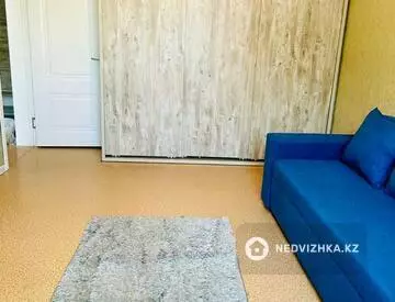 3-комнатная квартира, этаж 3 из 5, 75 м², миниатюра 2