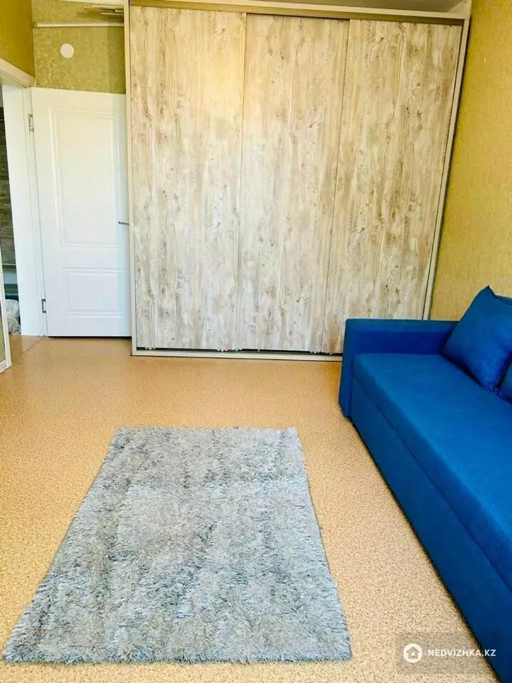 3-комнатная квартира, этаж 3 из 5, 75 м², фотография 2