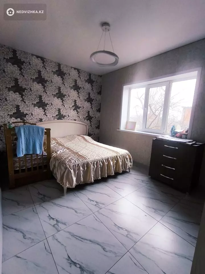 7-комнатный дом, 8 соток, 230 м², фотография 5