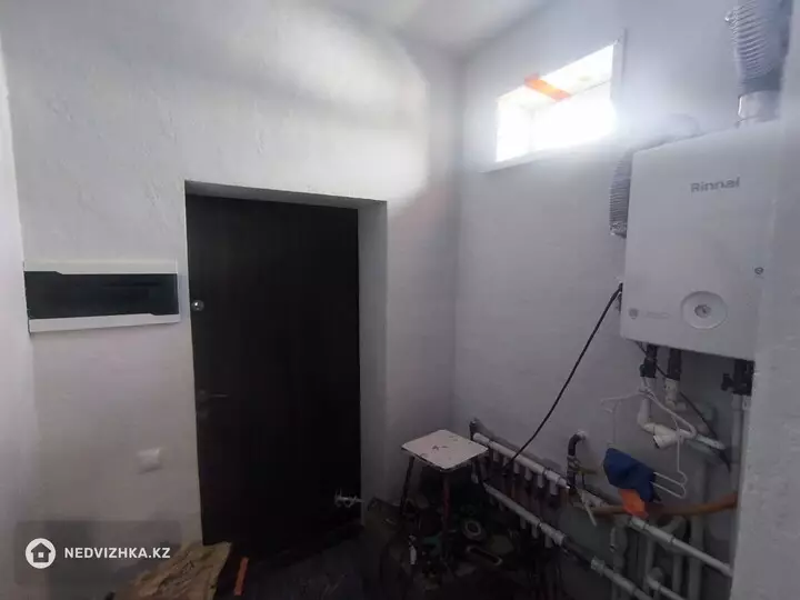 7-комнатный дом, 8 соток, 230 м², фотография 2