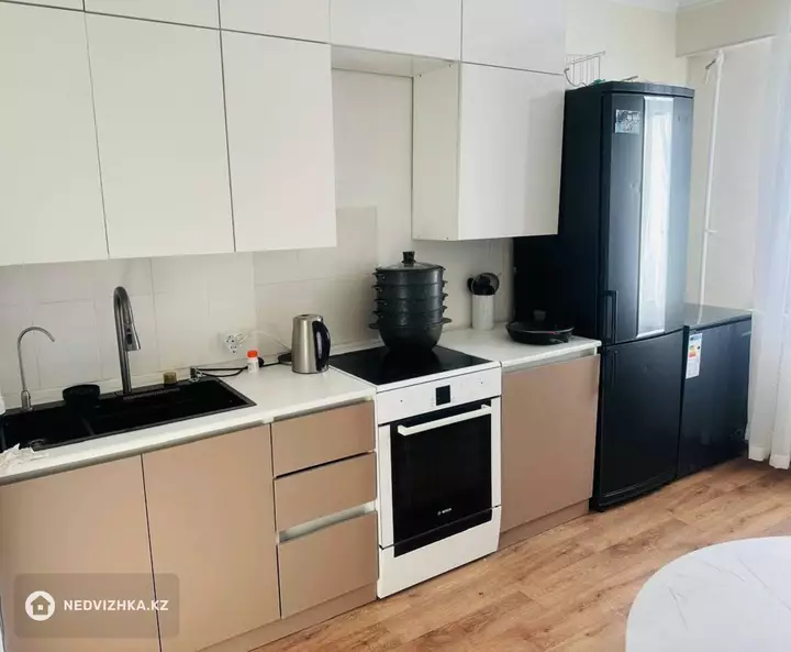1-комнатная квартира, этаж 10 из 10, 45 м²