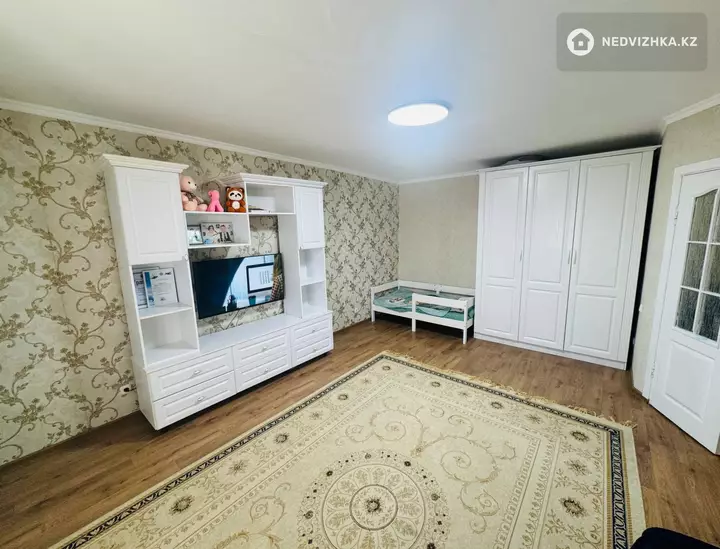 1-комнатная квартира, этаж 10 из 10, 45 м², фотография 4