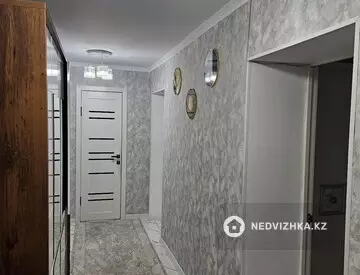 2-бөлмелі пәтер, қабат 3 барлық қабат саны 4, 82 м², Посуточно, 11-нобай