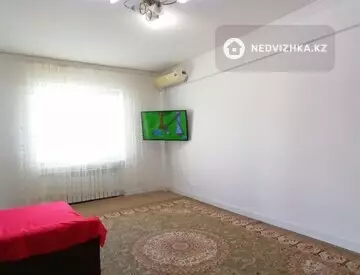 3-комнатная квартира, этаж 2 из 5, 58 м², миниатюра 2