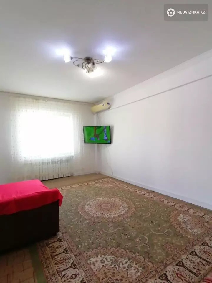 3-комнатная квартира, этаж 2 из 5, 58 м², фотография 2