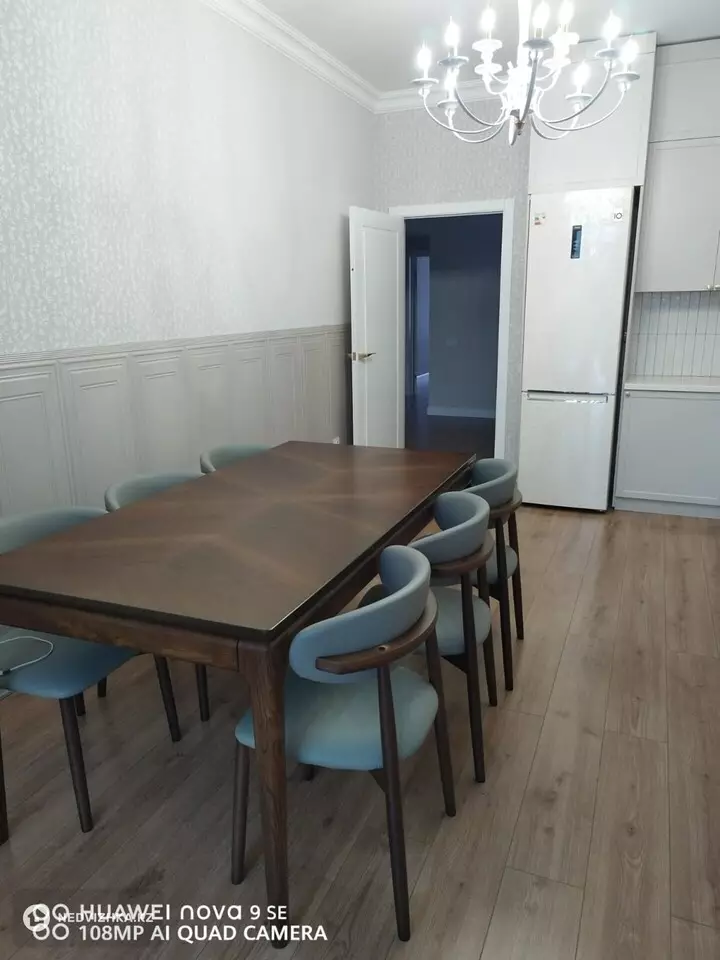 4-комнатная квартира, этаж 4 из 5, 148 м², фотография 4