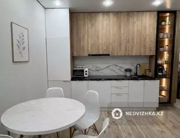 2-комнатная квартира, этаж 10 из 12, 47 м², Посуточно