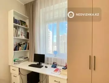 3-комнатная квартира, этаж 4 из 10, 94 м²
