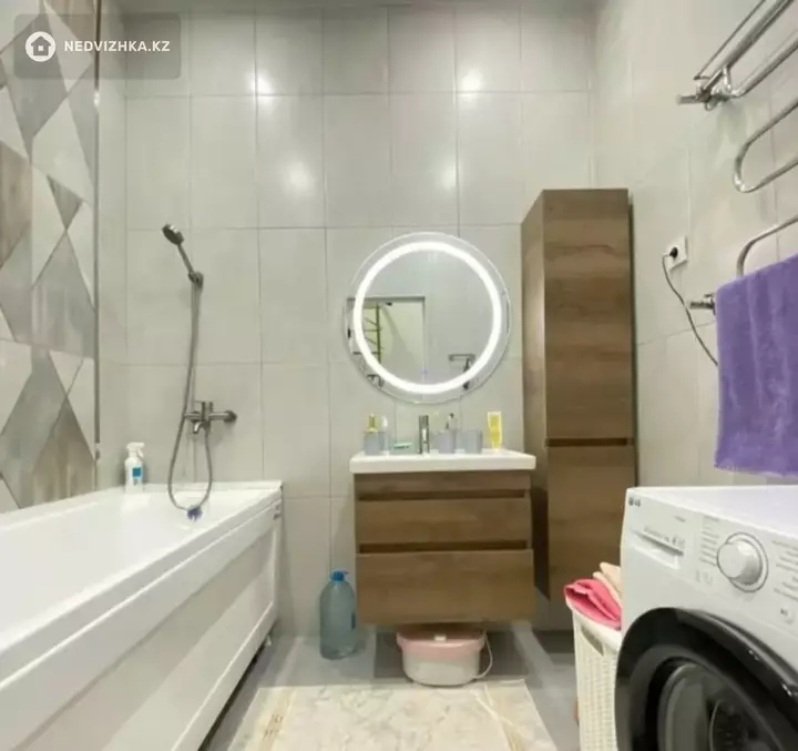 3-комнатная квартира, этаж 4 из 10, 94 м², фотография 3
