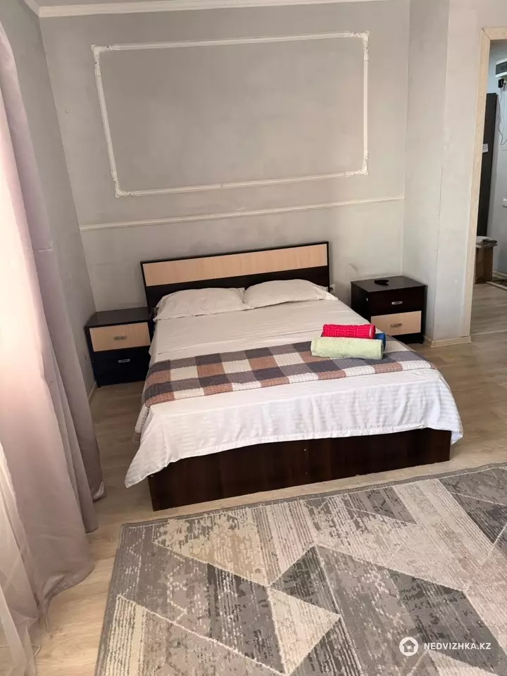 1-комнатная квартира, этаж 5 из 5, 45 м², Посуточно, фотография 2