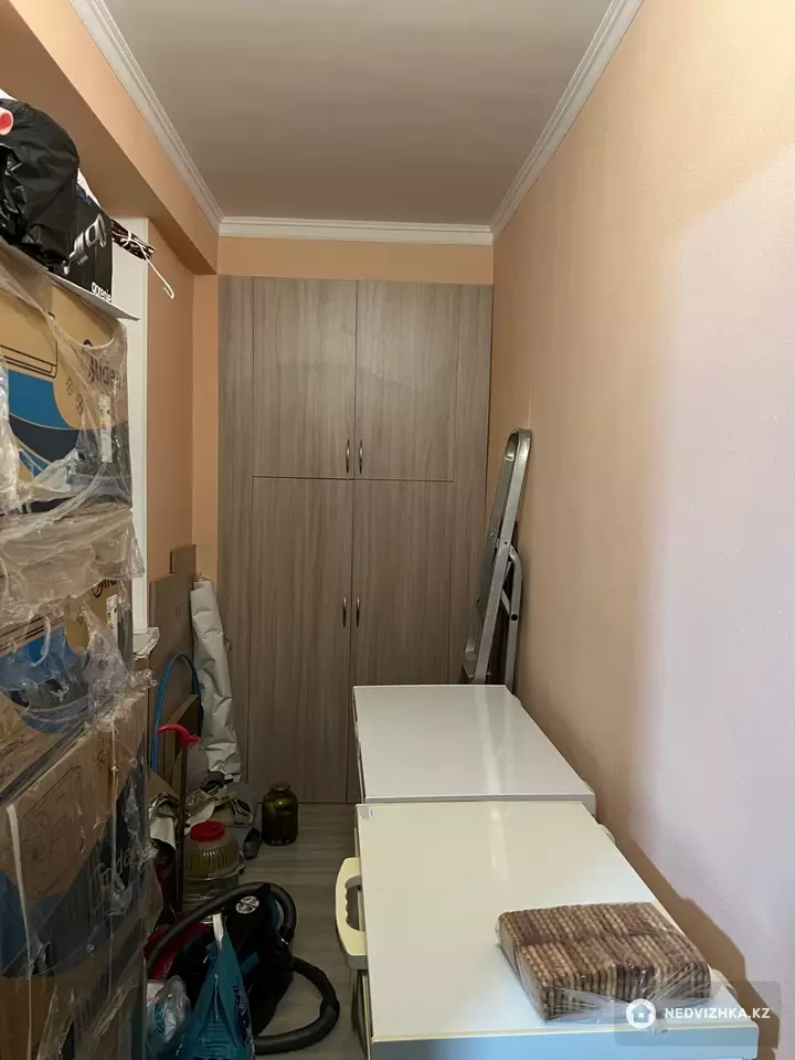 2-комнатная квартира, этаж 4 из 9, 73 м², фотография 3