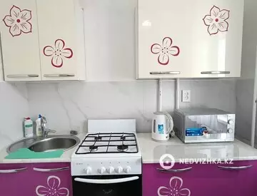 4-комнатная квартира, этаж 2 из 5, 38 м², Посуточно, миниатюра 1